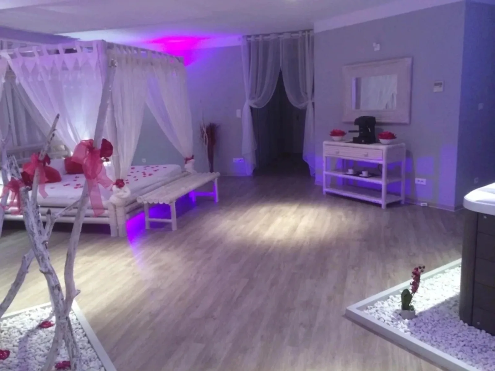 Suite Maldives, gîte avec spa à Beaucaire - photo 3 sur 10