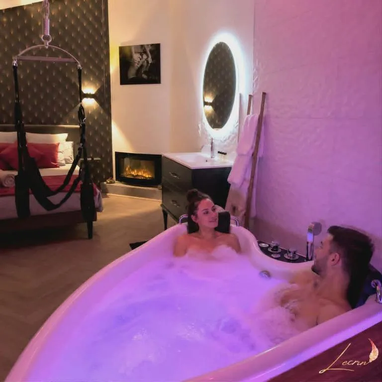 Suite Médiévale d'Orbec, gîte avec spa à La Vespière-Friardel - photo 2 sur 10