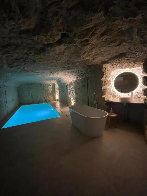 Suite piscine et sauna de Châteauvieux, gîte avec spa à Châteauvieux - photo 3 sur 12