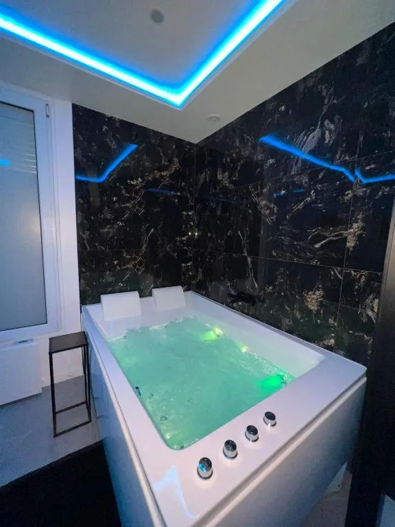 Suite Prestige Balnéo, gîte avec spa à Dreux - photo 2 sur 12