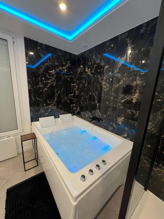 Suite Prestige Balnéo, gîte avec spa à Dreux - photo 3 sur 12