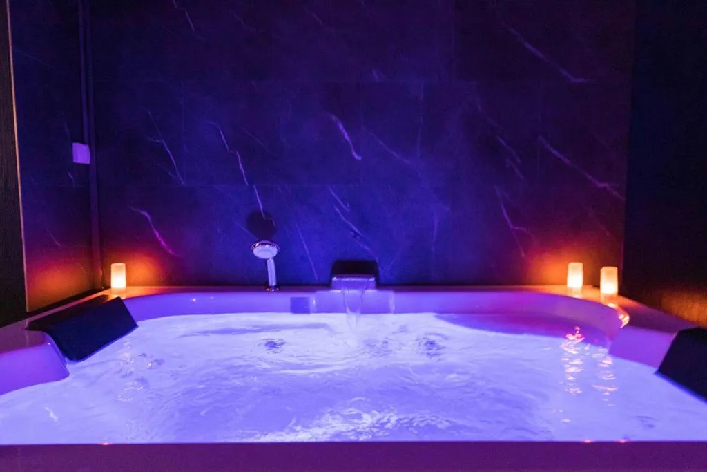 Suite privée et détente, gîte avec spa à Tours - photo 3 sur 12