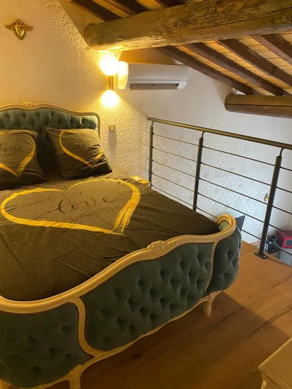 Suite royale de Vauvert, gîte avec spa à Vauvert - photo 2 sur 12