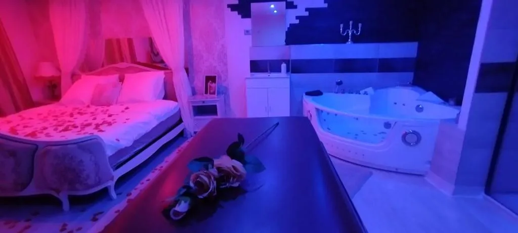 Suite Royale Saint-Amarin - Jacuzzi, billard et bar (Saint-Amarin, Haut-Rhin)