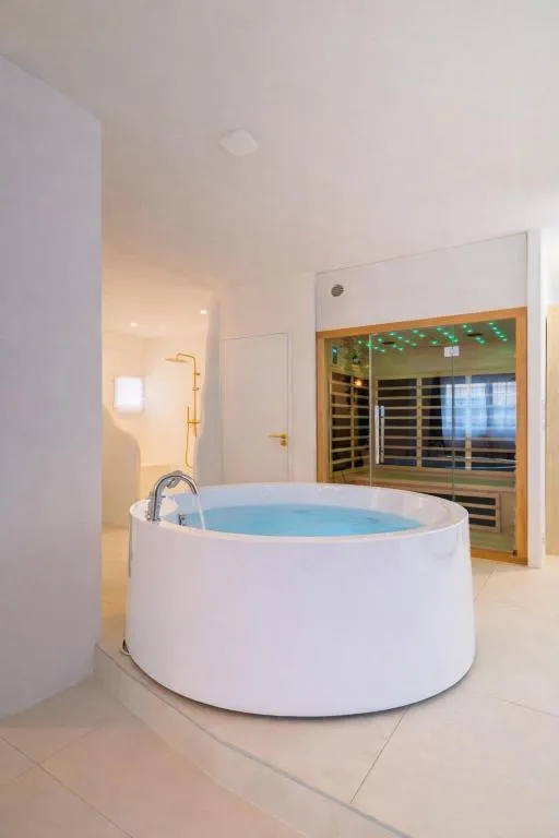 Suite Santorini, gîte avec spa à Pézenas - photo 2 sur 12