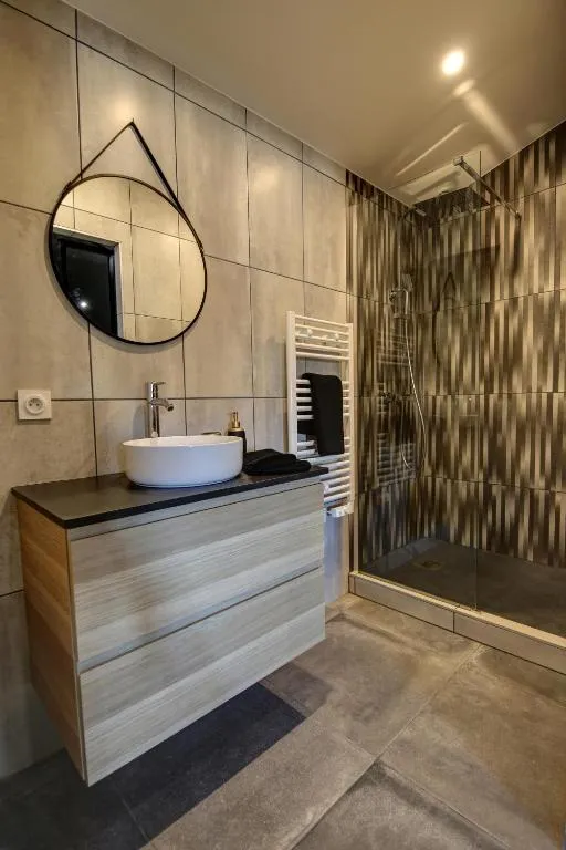 Suite Sauna de Saint-Genest, gîte avec spa à Saint-Genest-Lerpt - photo 3 sur 12