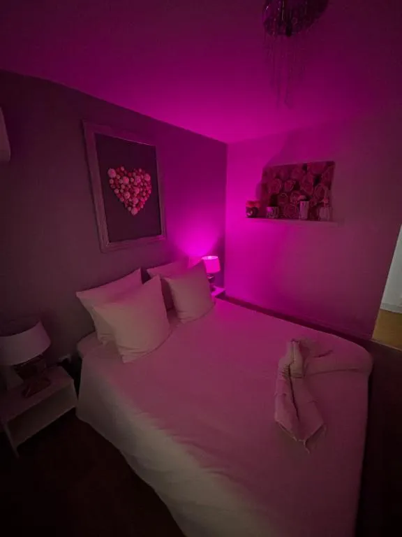 Suite Sauna et Jacuzzi Jonquières, gîte avec spa à Jonquières - photo 2 sur 12