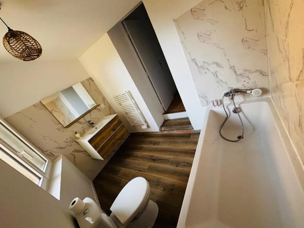 Suite Sauna et Jacuzzi Jonquières, gîte avec spa à Jonquières - photo 3 sur 12