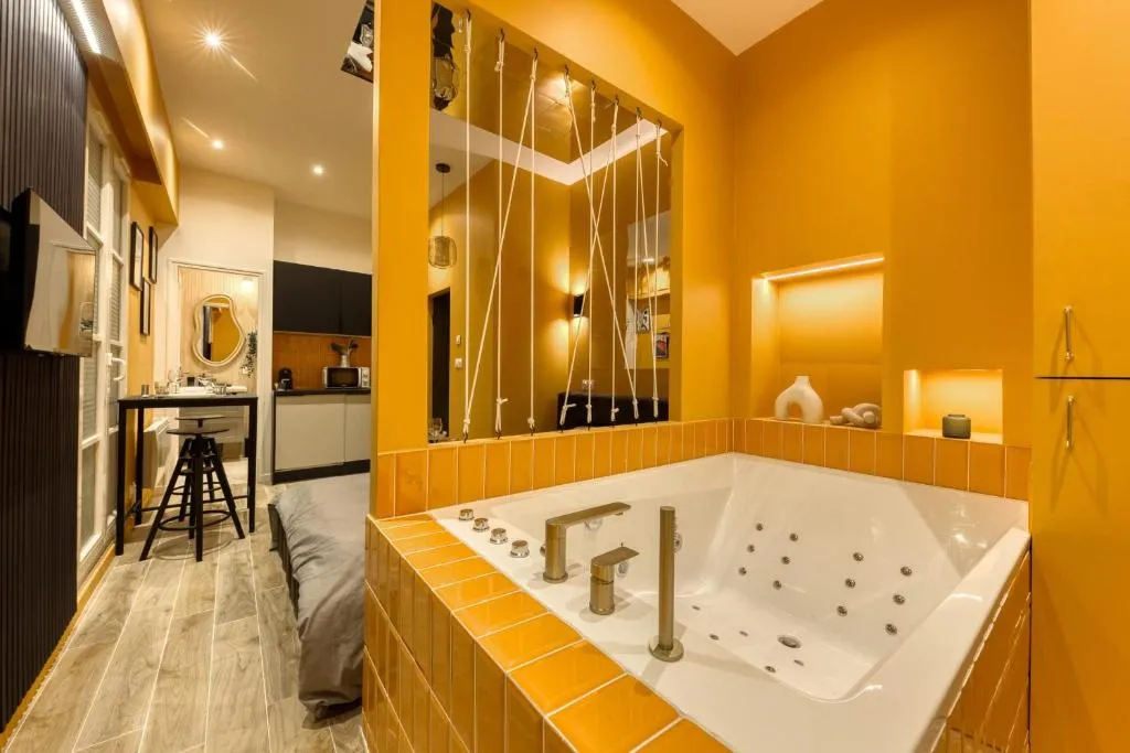 Suite Spa Caramel, gîte avec spa à Melun - photo 2 sur 12