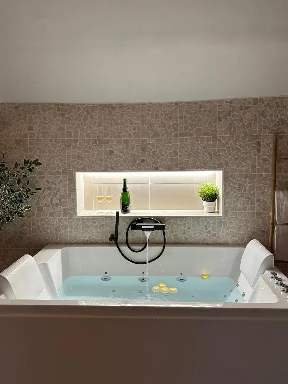 Suite Spa Cinta, gîte avec spa à Trie-Château - photo 3 sur 12