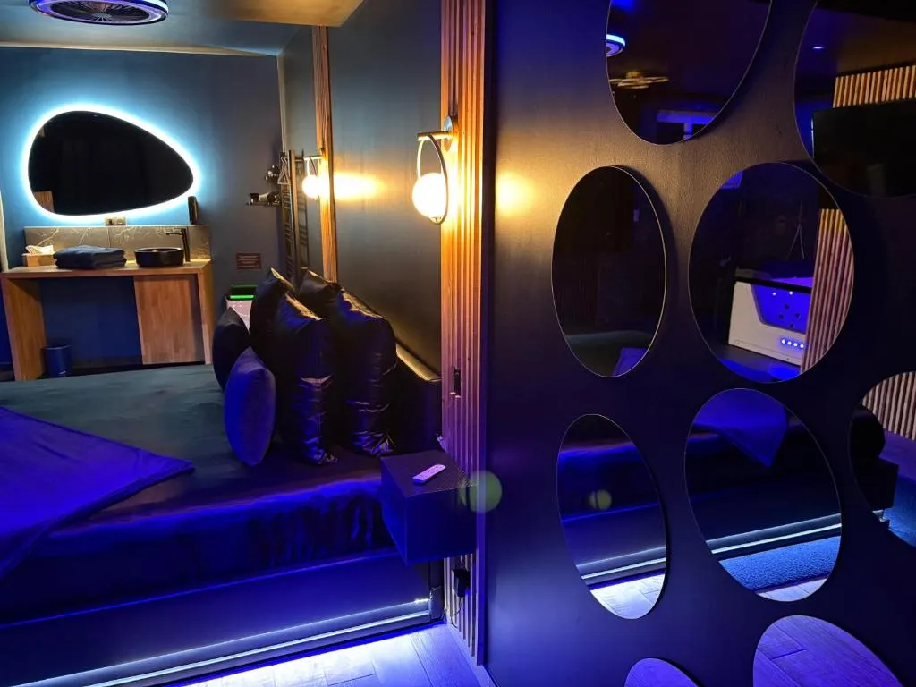 Suite spa Doux Bleu Jeux, gîte avec spa à Niort - photo 2 sur 9