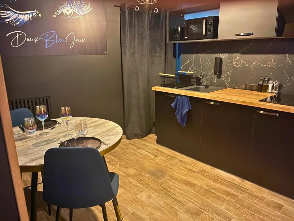 Suite spa Doux Bleu Jeux, gîte avec spa à Niort - photo 3 sur 9