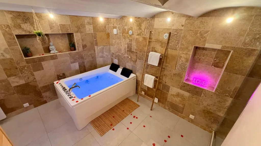 Suite spa et sauna en cave, gîte avec spa à Amiens - photo 3 sur 12