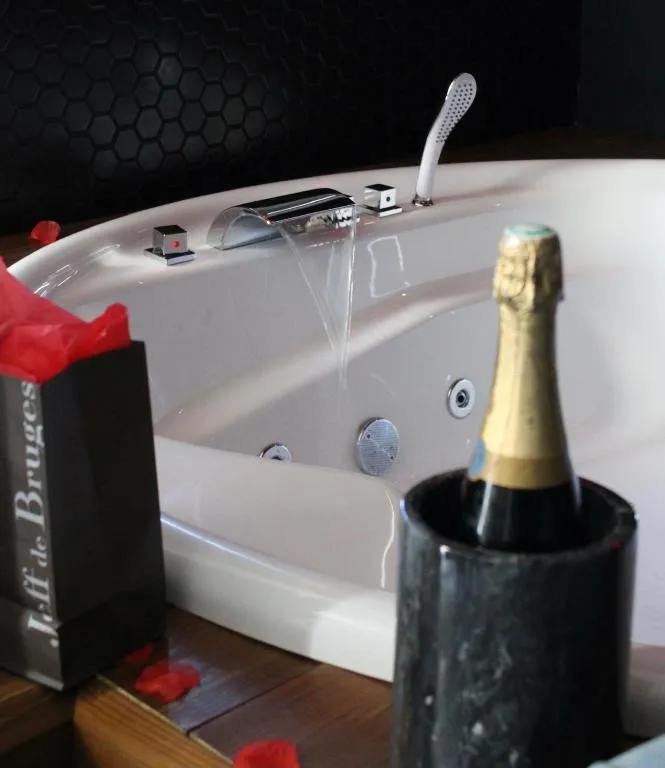 Suite Spa Seaside, gîte avec spa à Le Blanc-Mesnil - photo 3 sur 12