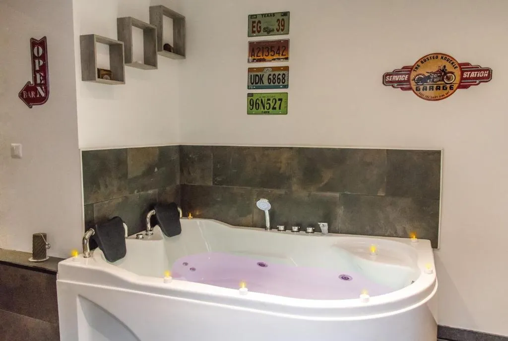 Suites Spa Privatives, gîte avec spa à Calais - photo 3 sur 12