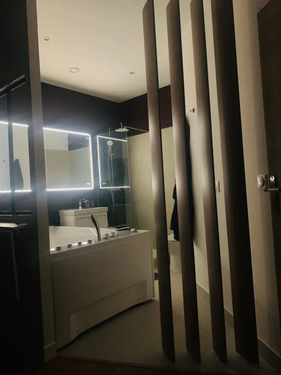 Sweet Room Jacuzzi, gîte avec spa à Montreuil - photo 3 sur 12