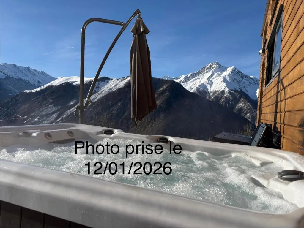 Tiny House de Grailhen - spa privatif et vue sur les Pyrénées (Grailhen, Hautes-Pyrénées)