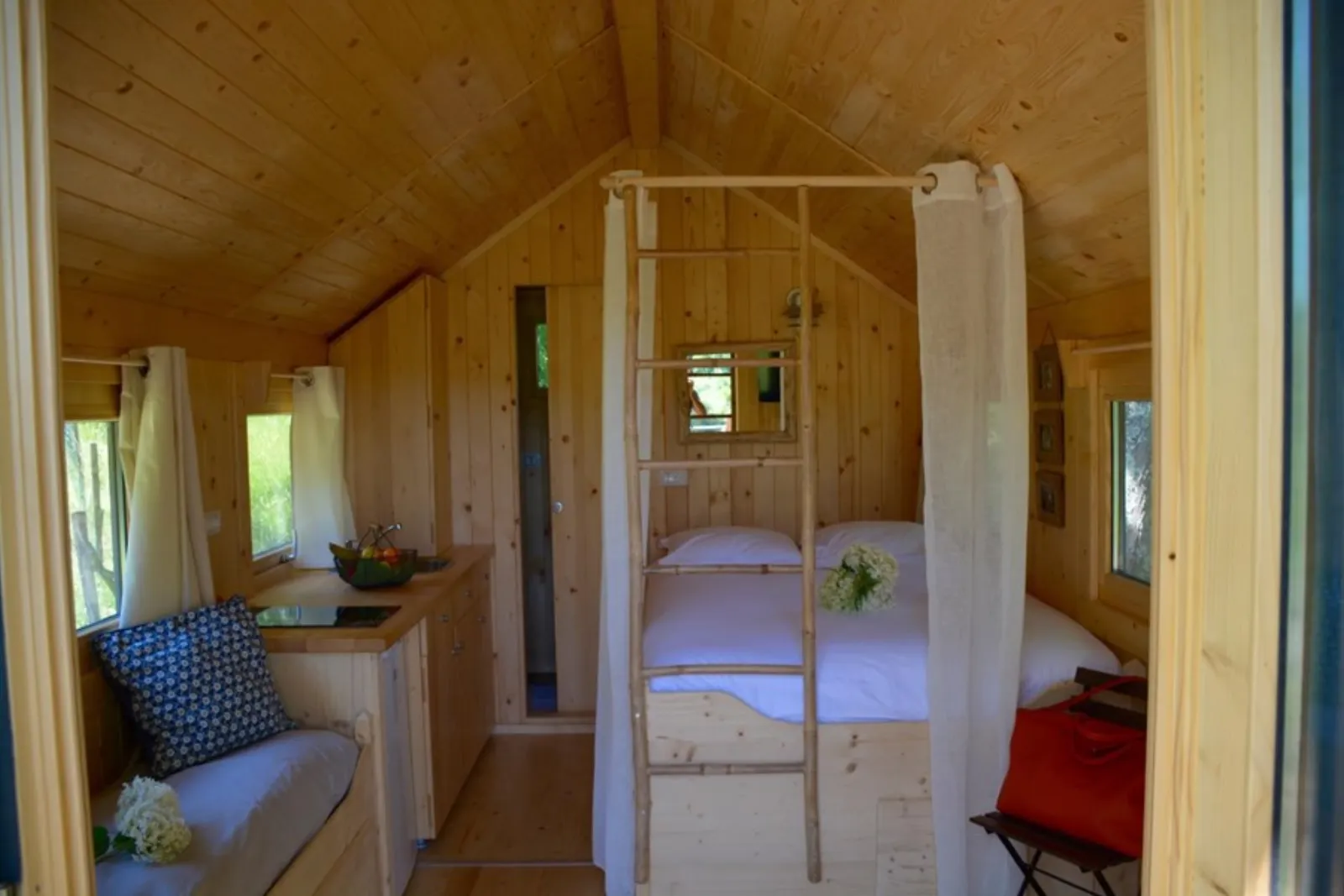 Tiny House la Pradela et son Spa privé, hébergement insolite à Saint-Amand-de-Coly - photo 3 sur 12