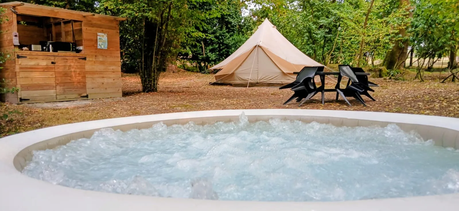 Tipi et son spa privatif - La Clairière aux Chênes (Treillières, Loire-Atlantique)