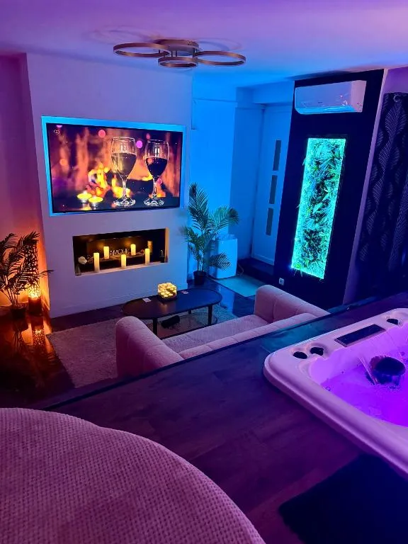 Townhouse83 - Appartement chic avec jacuzzi privatif (Gonfaron, Var)