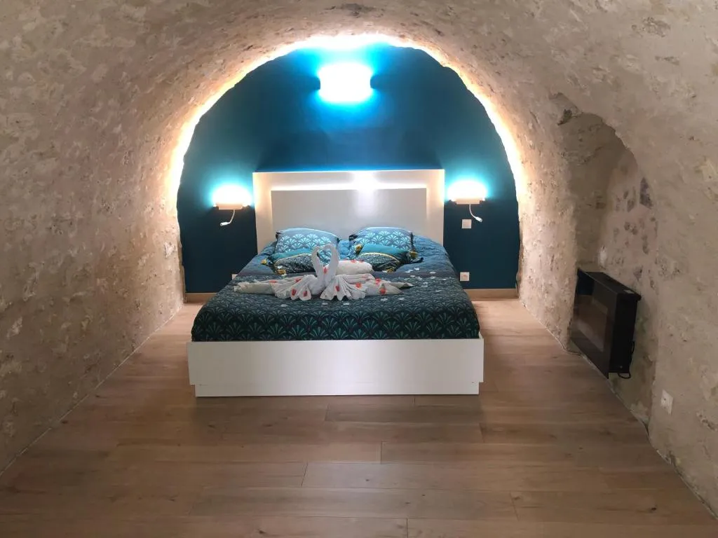 Troglodyte balnéo de Tours, gîte avec spa à Tours - photo 2 sur 12