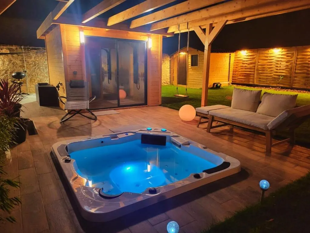 Villa Aliénor - Villa avec sauna et bain à remous, cinéma à la maison (Montigny-Lencoup, Seine-et-Marne)