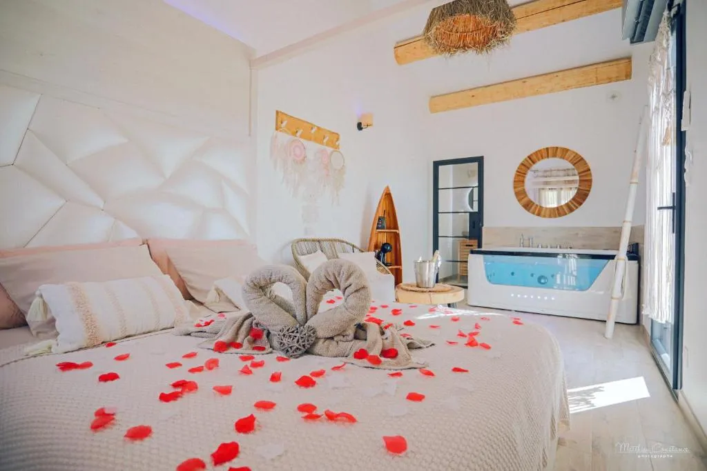 Villa Baignoire Spa de Cuges, gîte avec spa à Cuges-les-Pins - photo 2 sur 12