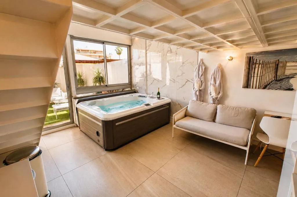 Villa Bono, gîte avec spa à Saint-Laurent-du-Var - photo 2 sur 12