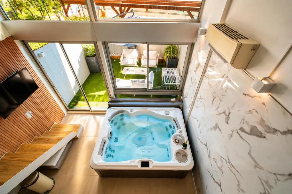 Villa Bono, gîte avec spa à Saint-Laurent-du-Var - photo 3 sur 12