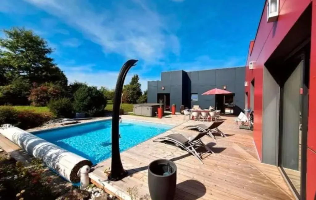 Villa contemporaine de Villebret - Piscine privée et jacuzzi pour 10 (Villebret, Allier)