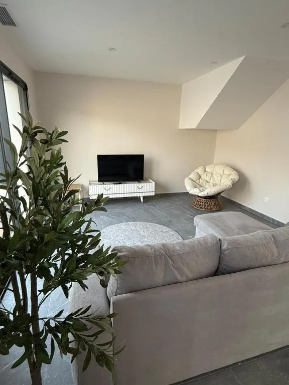 Villa d'Orques Jacuzzi - villa familiale avec bain à remous près de Montpellier (Juvignac, Hérault)