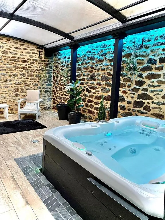 Villa Lily Spa - Chambre d'hôtes avec spa privatif près de Dinan (La Vicomté-sur-Rance, Côtes-d'Armor)