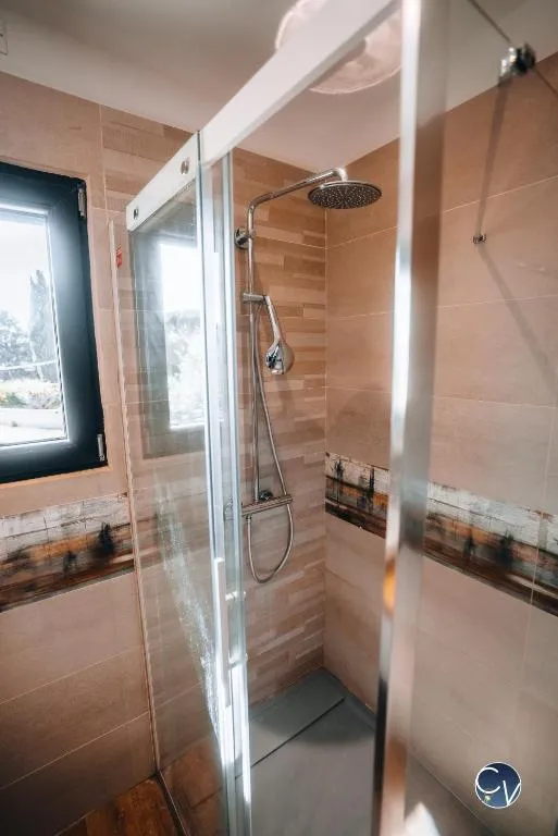 Villa moderne jacuzzi près d'Avignon, gîte avec spa à Le Thor - photo 3 sur 12