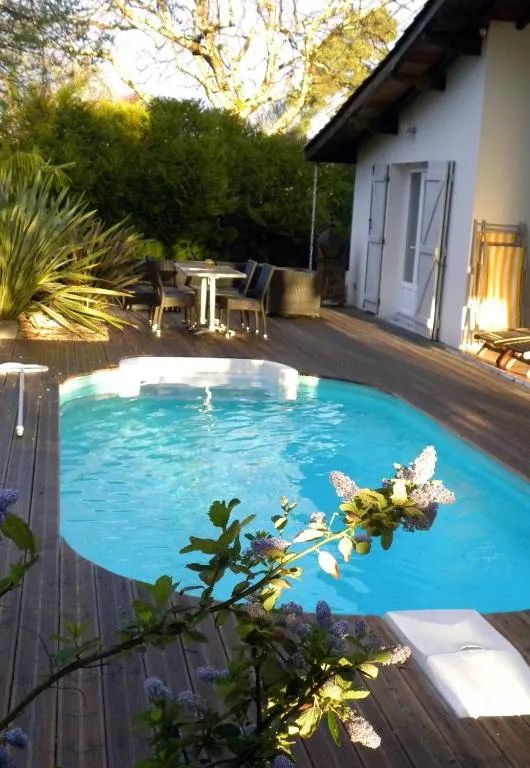 Villa Mogador Suite Balnéo - Baignoire spa, piscine et jardin (Andernos-les-Bains, Gironde)