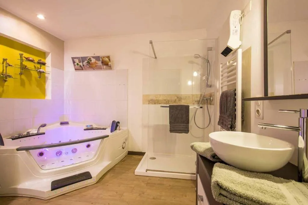 Villa Mogador Suite Balnéo, gîte avec spa à Andernos-les-Bains - photo 3 sur 12