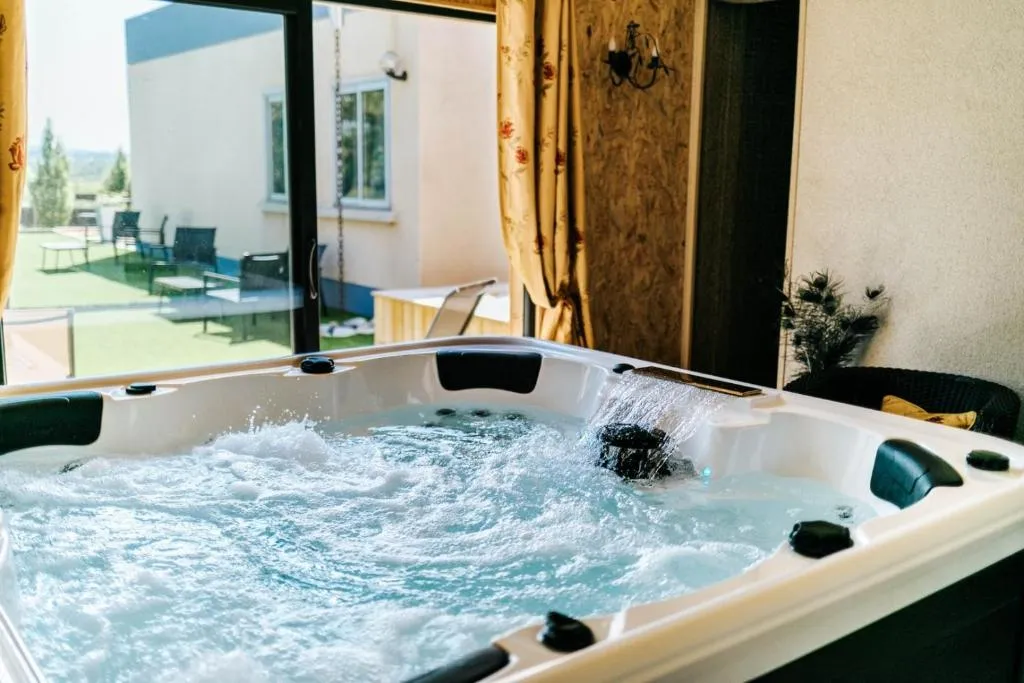 Villa Montplaisir, gîte avec spa à Charmes-sur-Rhône - photo 3 sur 12