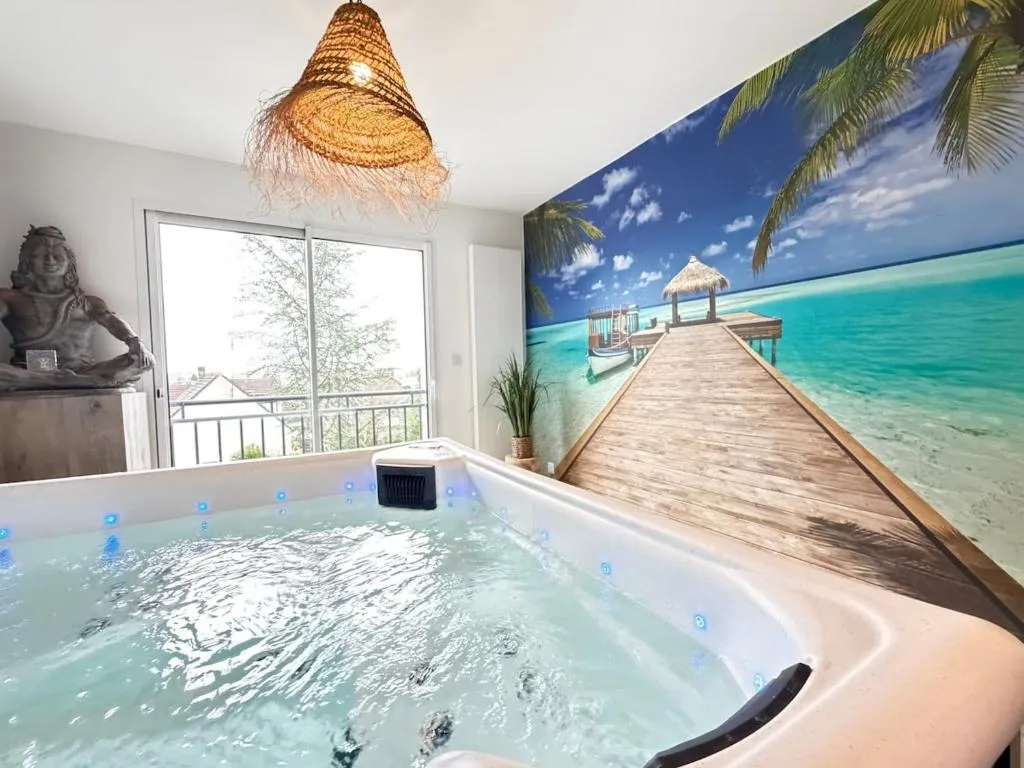 Villa Spa et Cinéma, gîte avec spa à Margny-lès-Compiègne - photo 3 sur 12