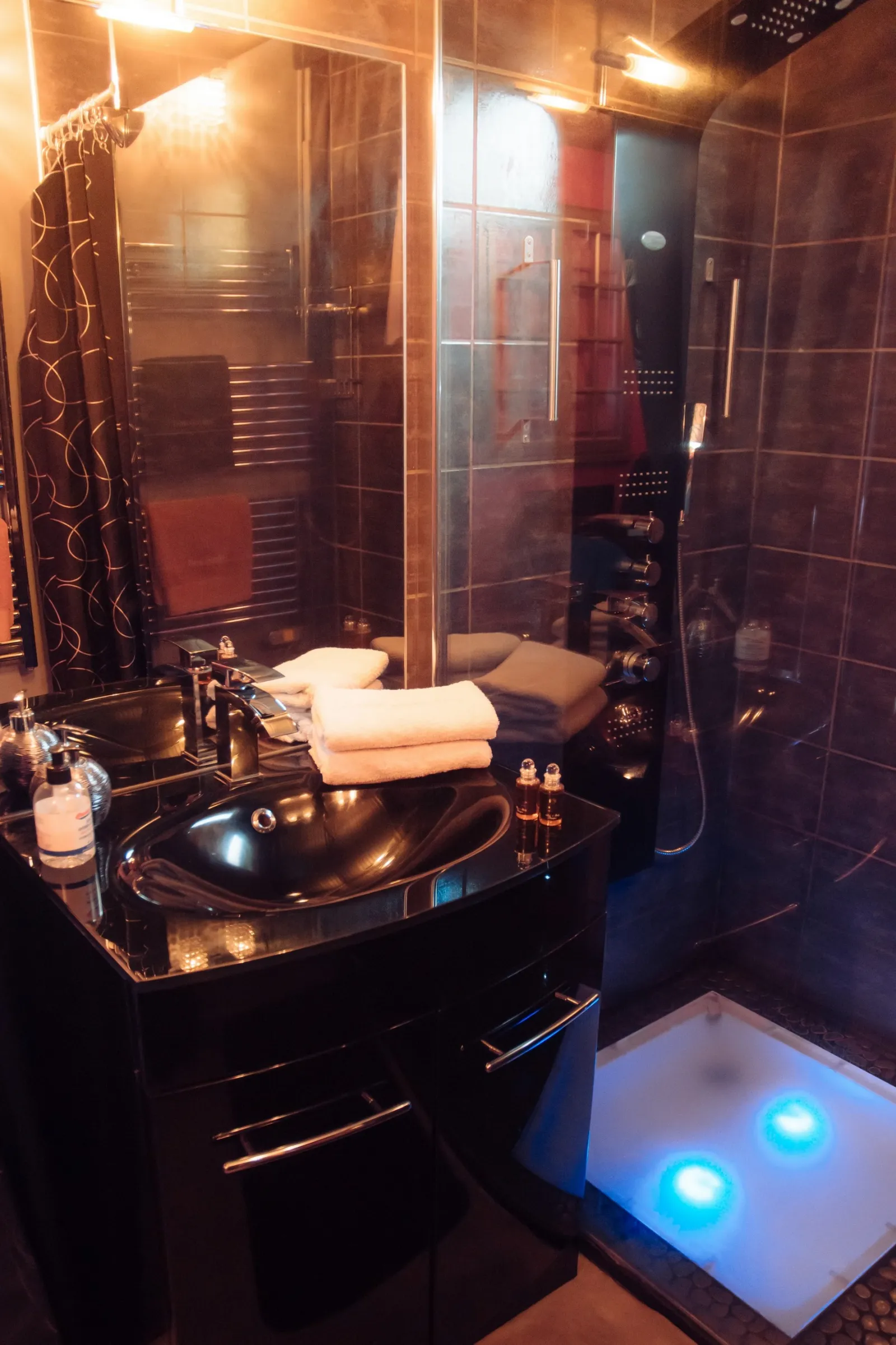 Villa Spa et Jardin Privé, gîte avec spa à Saint-Brevin-les-Pins - photo 3 sur 5