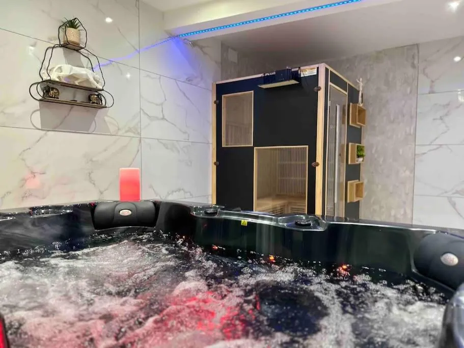 Villa Spa Sauna - Spa, hammam et terrasse pour 4 chambres (Strasbourg, Bas-Rhin)