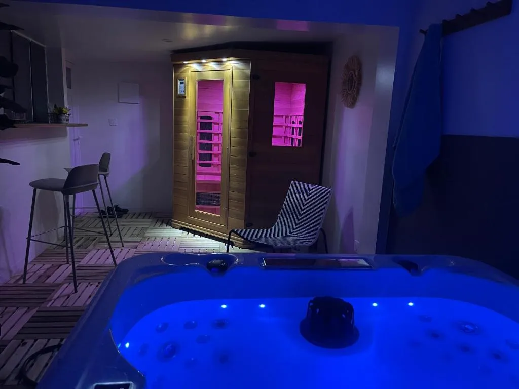 Zen House de Mennecy - Villa avec sauna, spa et piscine privée (Mennecy, Essonne)